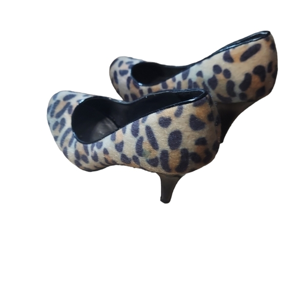7.5 Fergalicious cheetah print heels - Picture 5 of 6